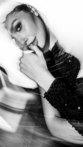 Black-and-white portrait of a woman, web design mood image